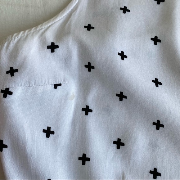 BB Dakota Crosses Print Fit & Flair Sleeveless Dress Openwork - Picture 8 of 15